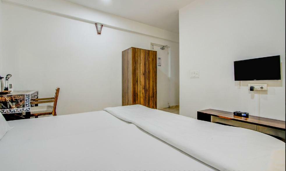 Isec Apartment Βομβάη Εξωτερικό φωτογραφία